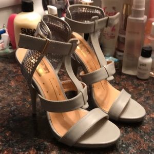 Light grey brand new heels